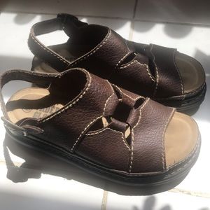 Faded Glory Leather Platform Sandals Size 6